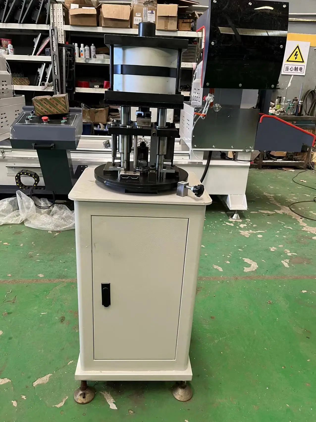 New Construction Aluminum Profile Lock Hole Punching Machine PVC UPVC Doors Windows Featuring Core Motor PLC Engine-Bearing