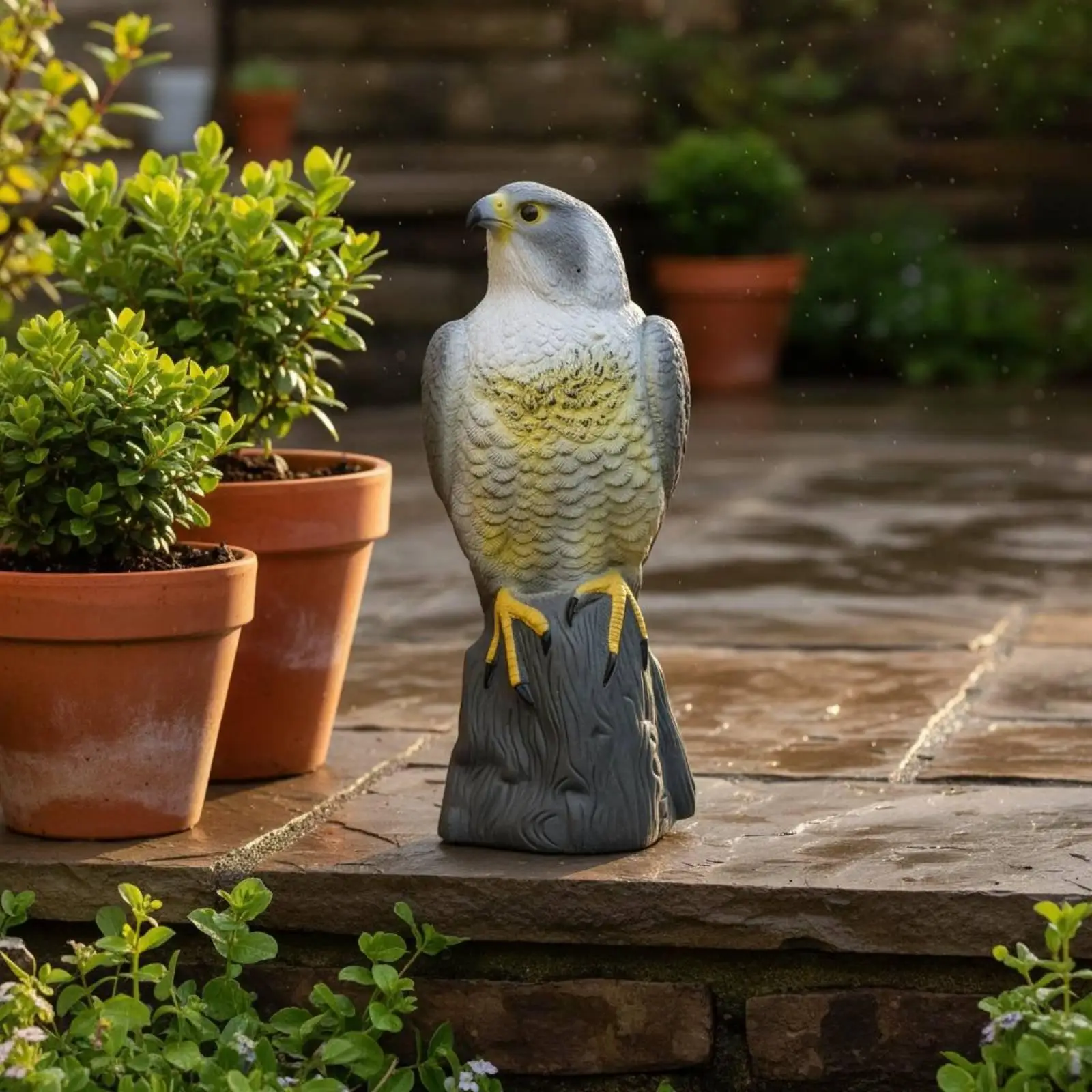 Eagle Decoy Outdoor Fake Bird Statue Animal Repeller Garden Decoration for Yard Patio Bird Deterrent Solution