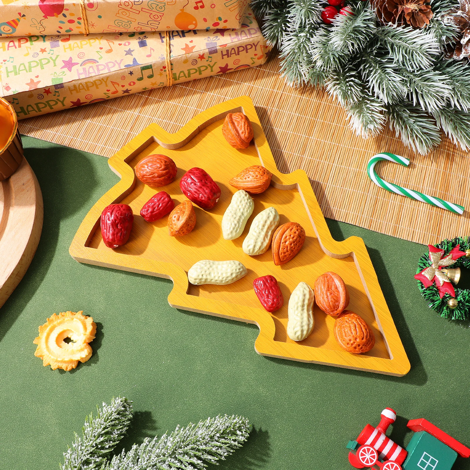 

Christmas Tree Serving Dish Wooden Food Tray for Nuts Candies Fruits Snacks Appetizer Plate Home Restaurant Party Decoration