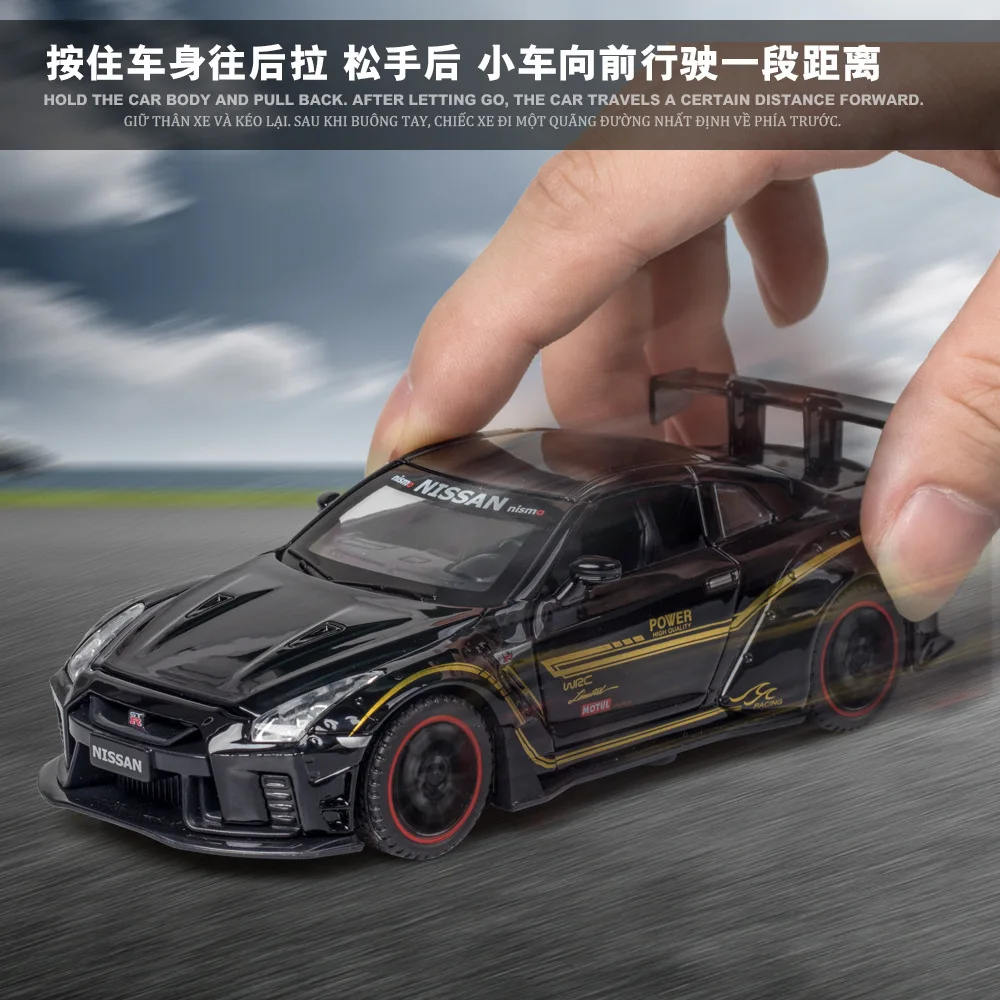 1:32 NISSAN GT-R R35 modello di auto sportiva in lega Diecast Metal Car Racing car Model Sound and Light Collection regalo giocattolo per bambini A298