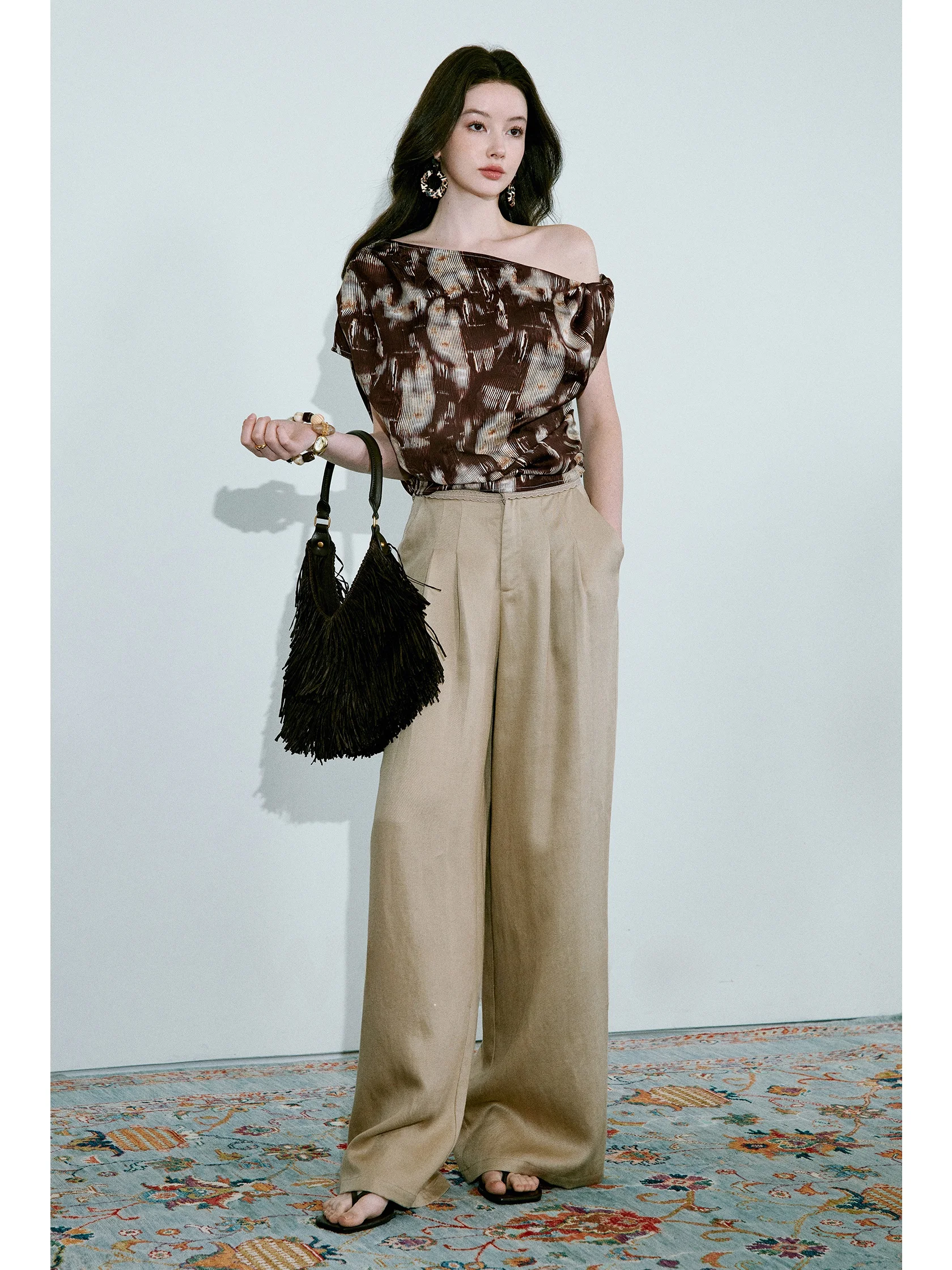 

WANGXO Handmade Heavy Embellished Satin Texture Top Elegant Shoulder Deconstructed Knot Design Ladylike Commute Style Shirt