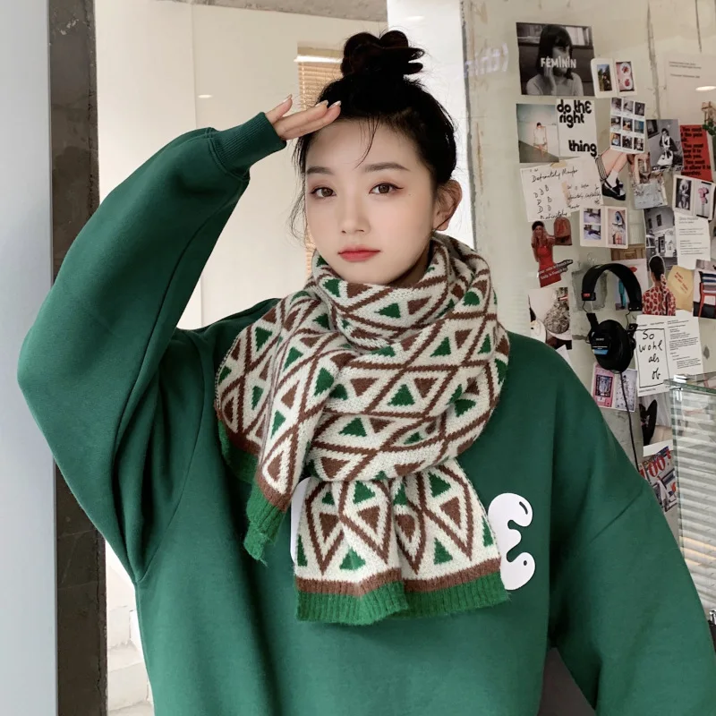 

Women's Korean-style versatile autumn and winter knitted scarf, neck warmer, and decorative accessory for warmth
