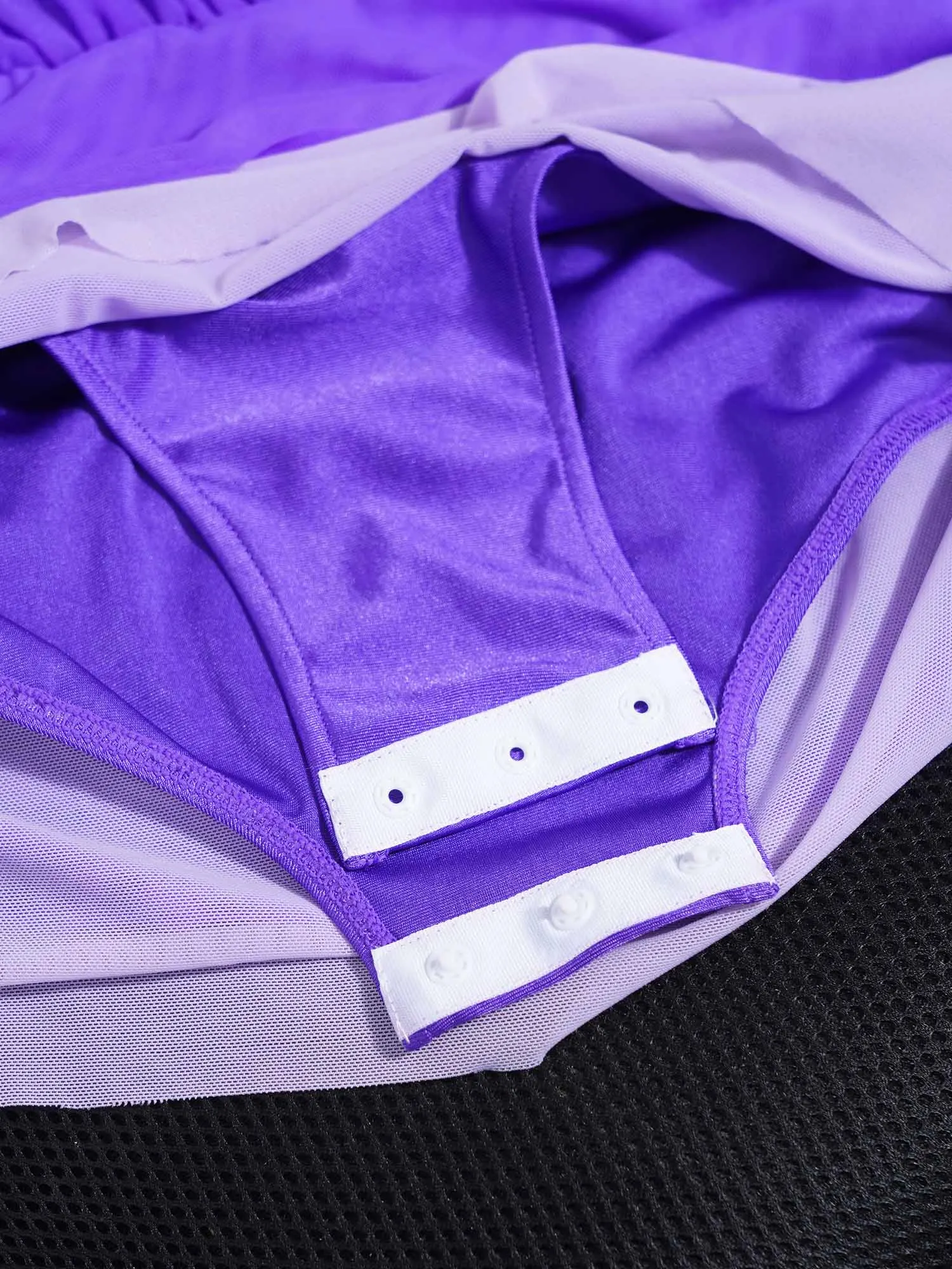 Vestido de baile de malla transparente para niñas, vestido de patinaje artístico fruncido con cuello simulado y mangas largas, diamantes de imitación brillantes y delicados