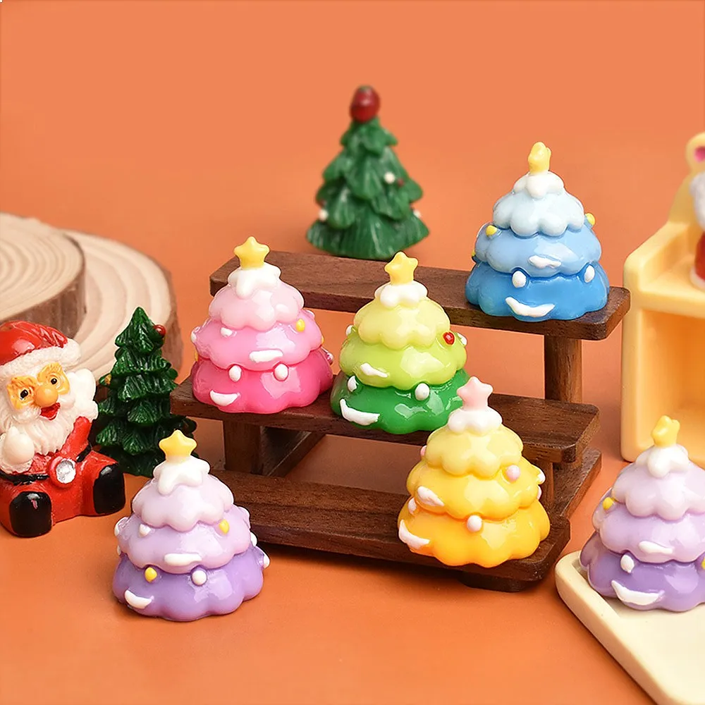 

100pcs Cute Resin Christmas Tree Mini Ornament DIY Accessories for Keychain Dollhouse Home Decor Miniature Craft