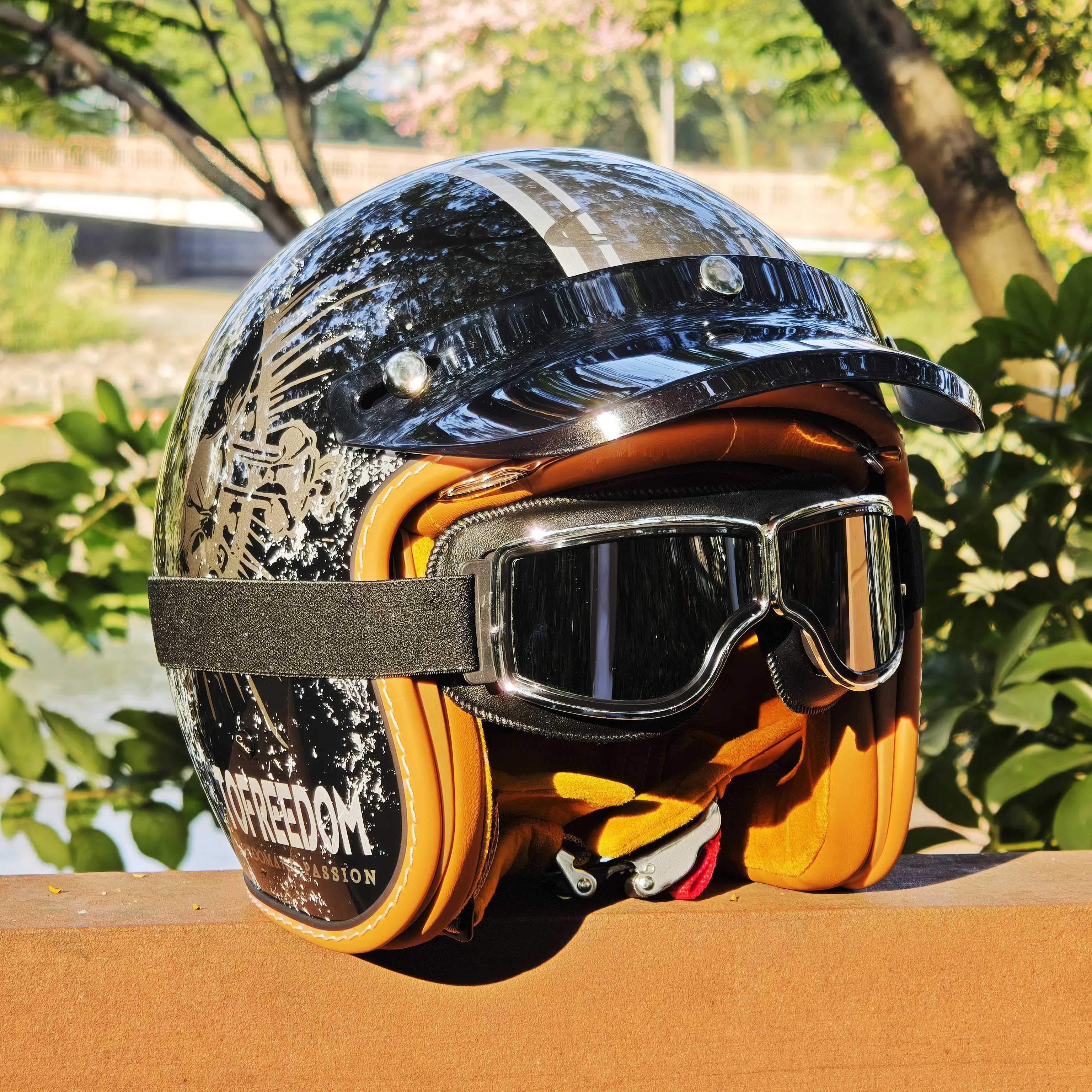 

MTB Motorcycle Helmet Half Face Retro Vintage Unisex Bike Helmet Ultralight Safety Protector for Cycling Motorbike Scooter