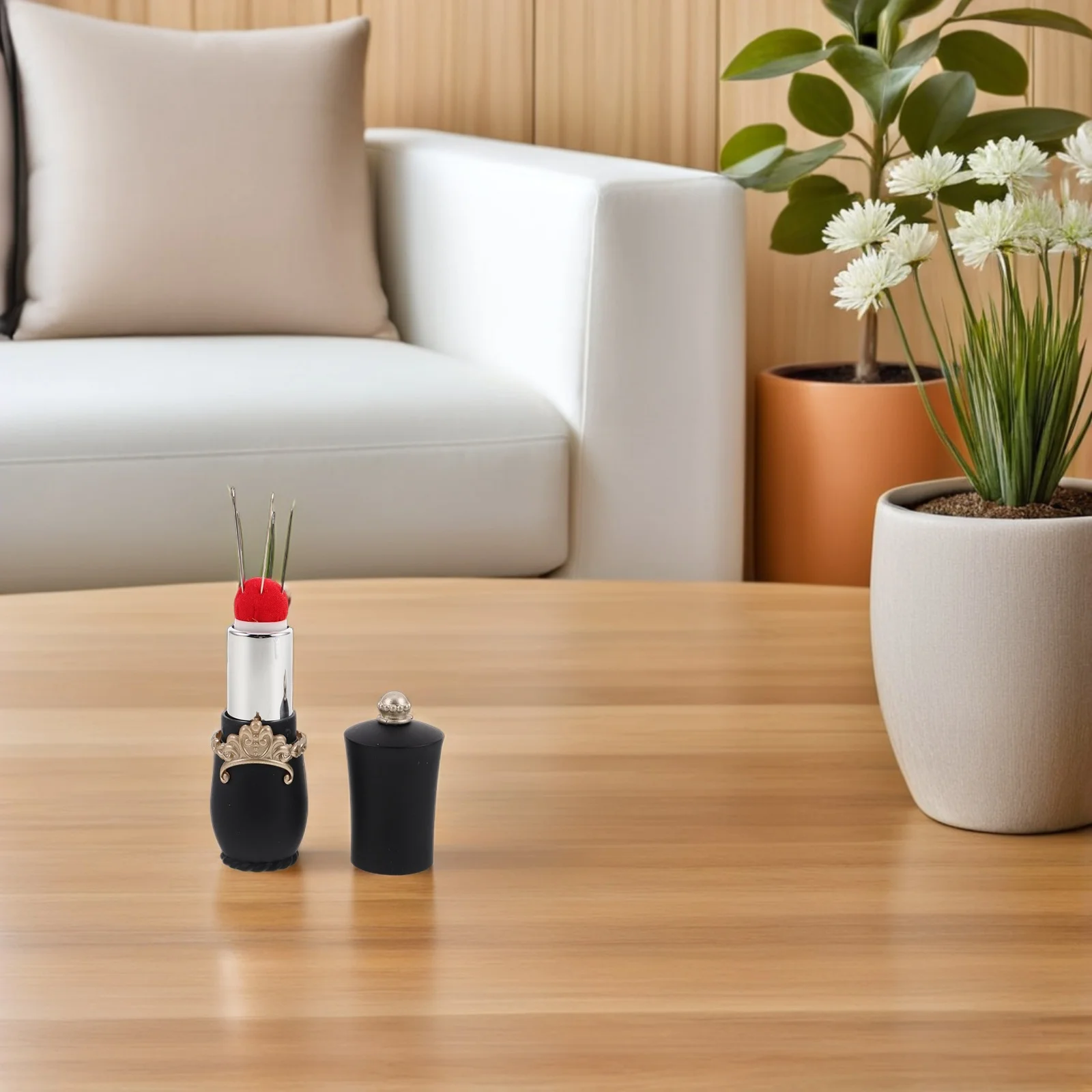 

Crown Lipstick Pin Cushion Portable Needle Storage Tube Sewing Accessories Embroidery Organizer DIY Craft European Style