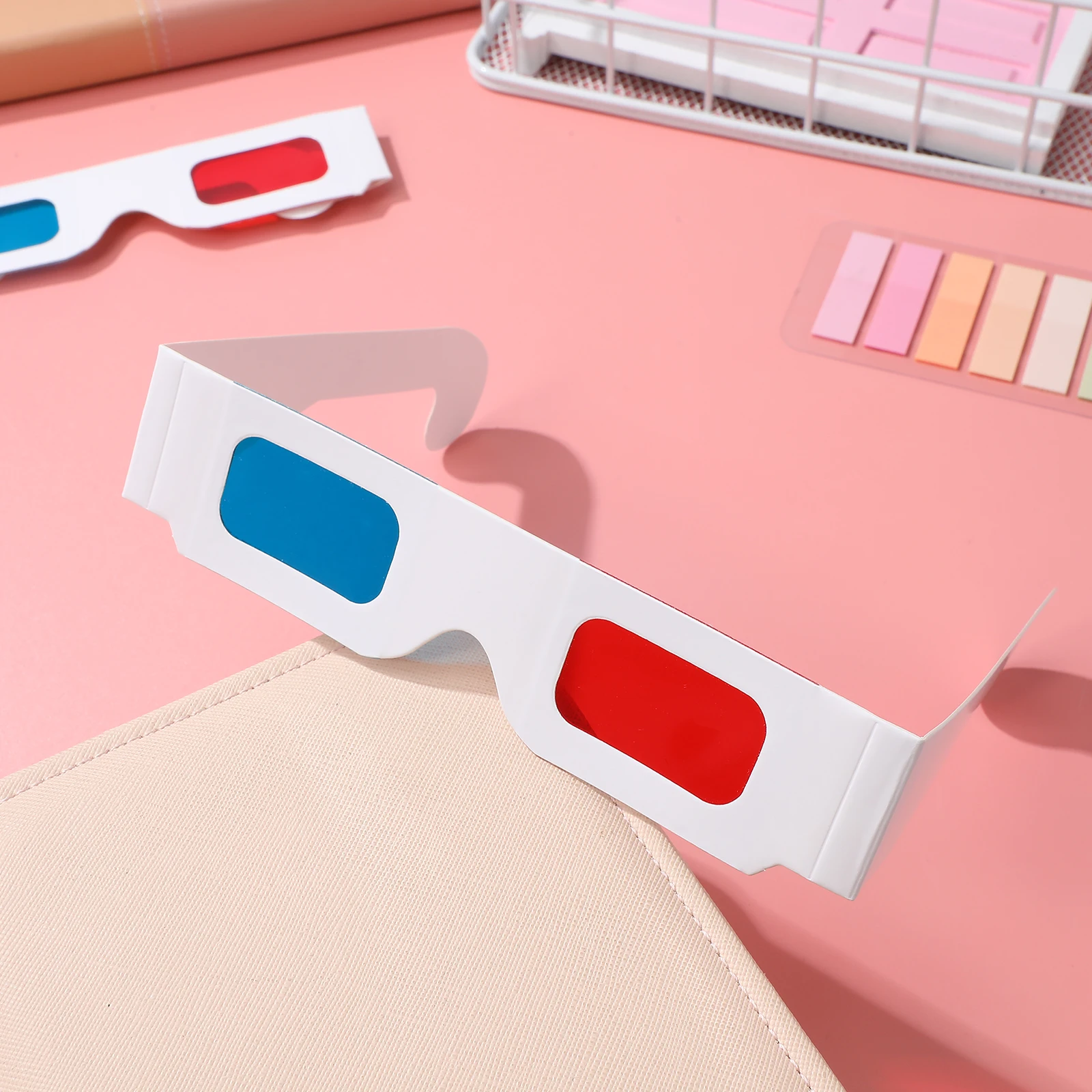 

100pcs Paper Cardboard Red Blue For s Adults Lightweight Portable Compact Movies Frame Visual Experience Home Cinema Gift 3D