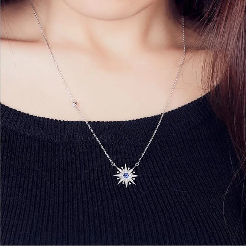 Elegante 925 Sterling Silber Schmuckkollektion: Modische Damen-Sonnenblumen-Zirkon-Anhänger-Halskette XL270