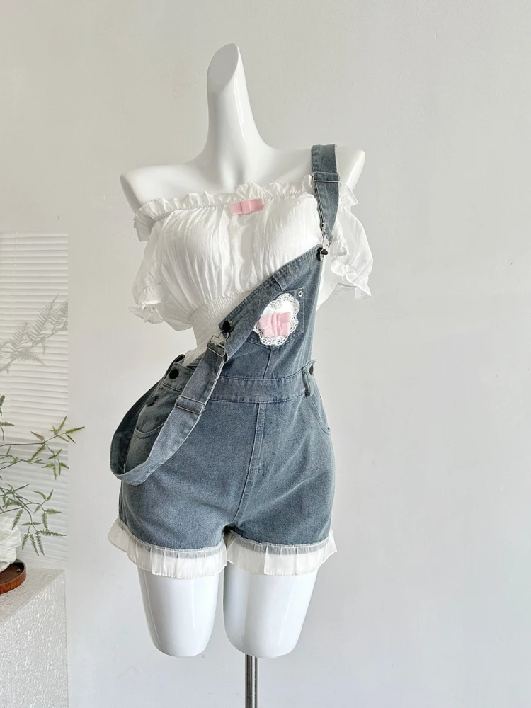 

Японские милые кавайные узкие брюки, комплект из 2 предметов, женские белые милые топы + джинсовые шорты с ремешком, новые милые модные костюмы в стиле Харадзюку 2025