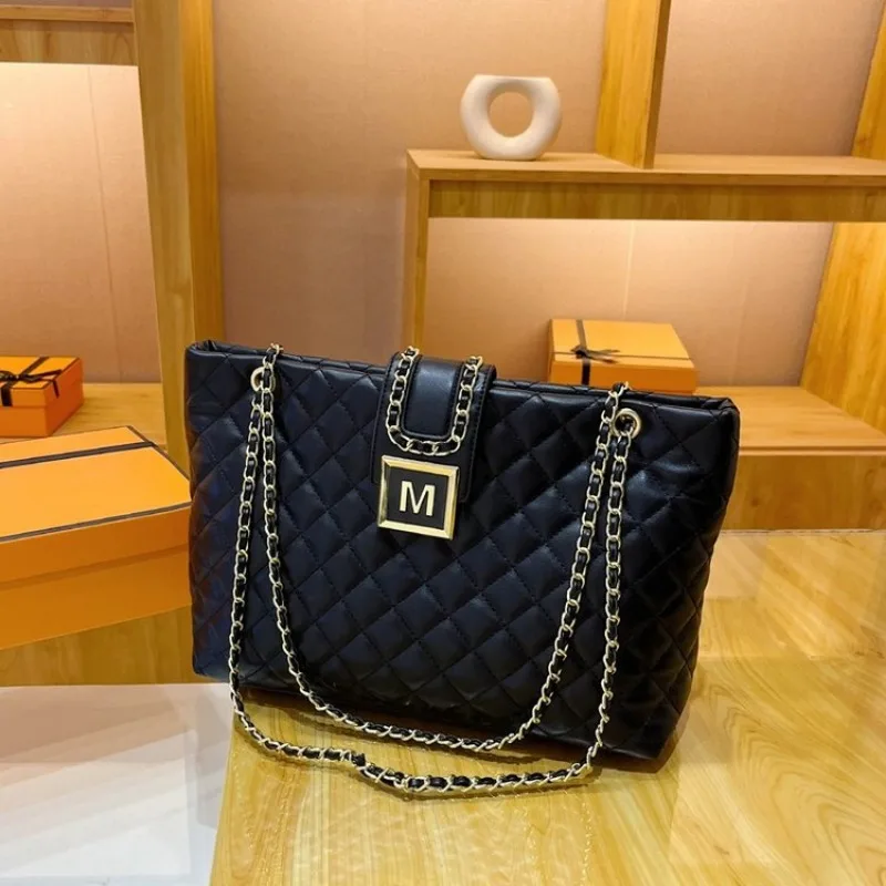 

Sophisticated Handbag One Shoulder Office Commuting Business Trip Exquisite Portable Trendy Chic Effortless Elegant Fashionable