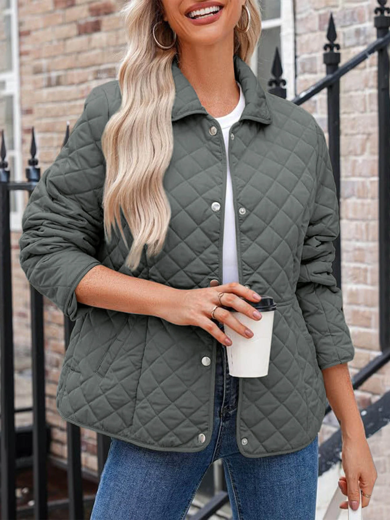 Damski płaszcz pikowany jesienno-zimowy wygodny prosty gładki długi rękaw jednorzędowy zapinany na guziki z kieszeniami klapy na co dzień