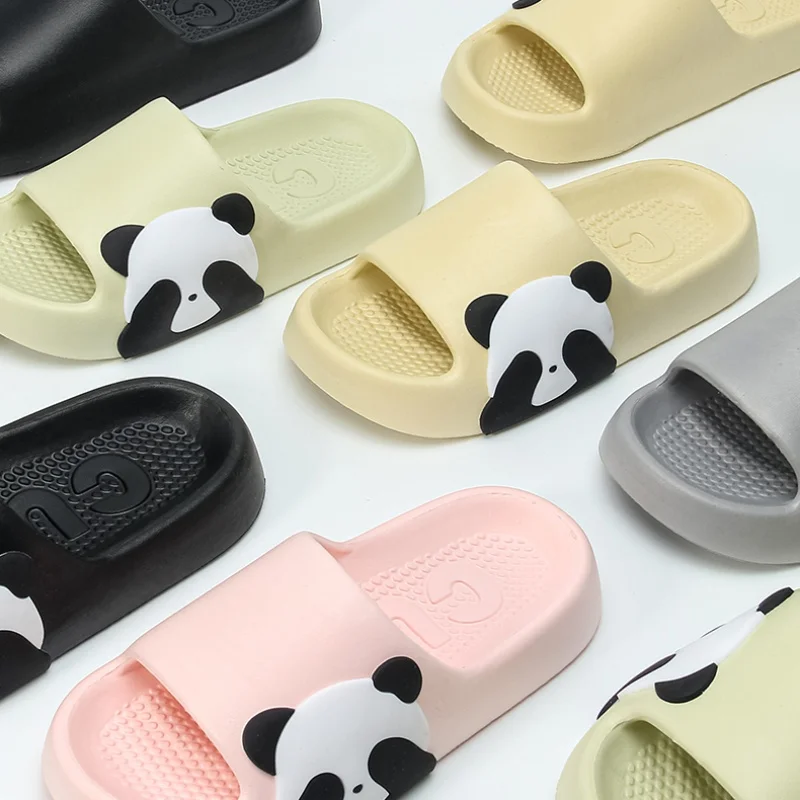 Sandal kamar mandi Platform wanita, Kasut panggung cetakan Panda unik Kreatif anti slip desain populer kasual pasangan