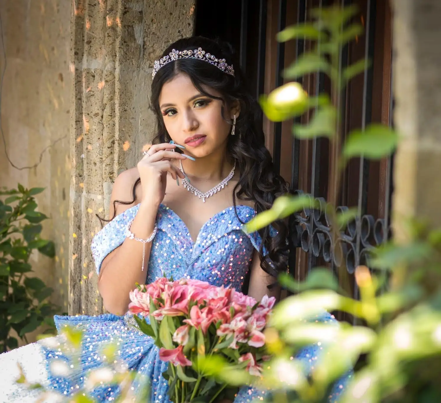 فساتين Quinceanera بترتر سباركلي مع فيونكة مكشوفة الكتف أنيقة حلوة 15 16 فساتين لحفلات أعياد الميلاد