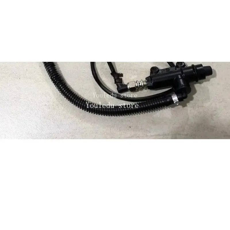 

Для Benelli Leoncino 500 BJ500 главный цилиндр мотоцикла, насос заднего тормозного суппорта