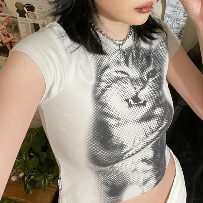 T-Shirt mit Wildkatzenmuster, niedrigem Pixel-Aufdruck, Rundhalsausschnitt, kurzen Ärmeln, Retro-Stil, vielseitig kombinierbar, figurbetontes, kurzes Oberteil – Detail 7