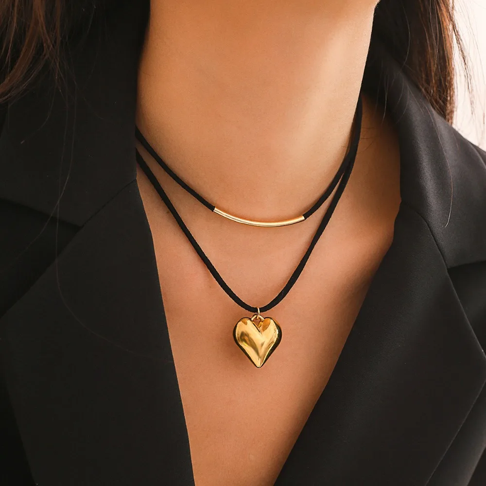 Trendy Punk Gold Color Stereo Heart Pendant Double Layer Metal Flannel Splicing Necklaces for Women Charm Jewelry Gift Accessory