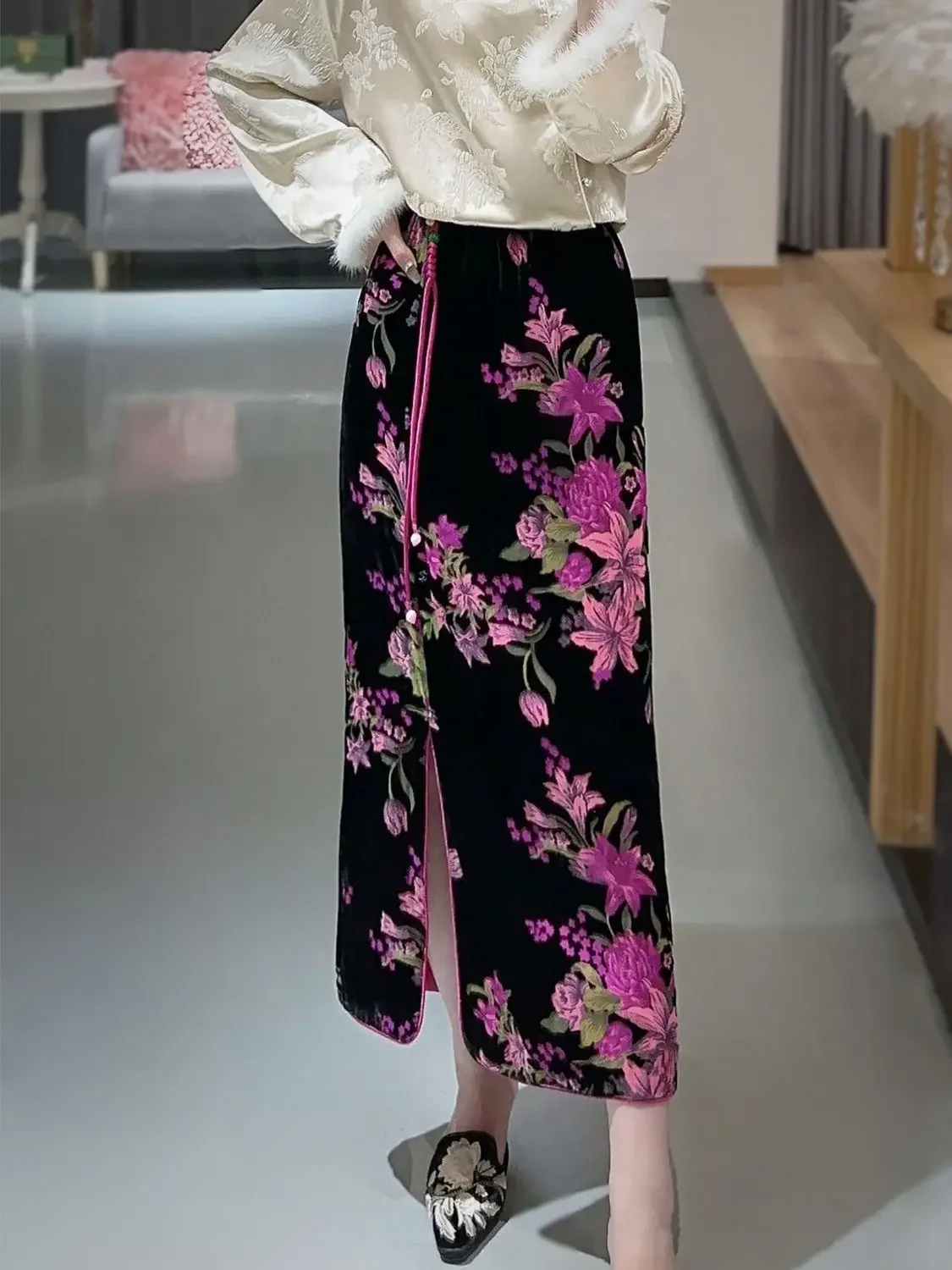 高級ローズレッドフラワーベルベットスカートサイドスリットミッドレングススキニーブラックスカート中国風デザイナードレスフォーマルエレガントな女性