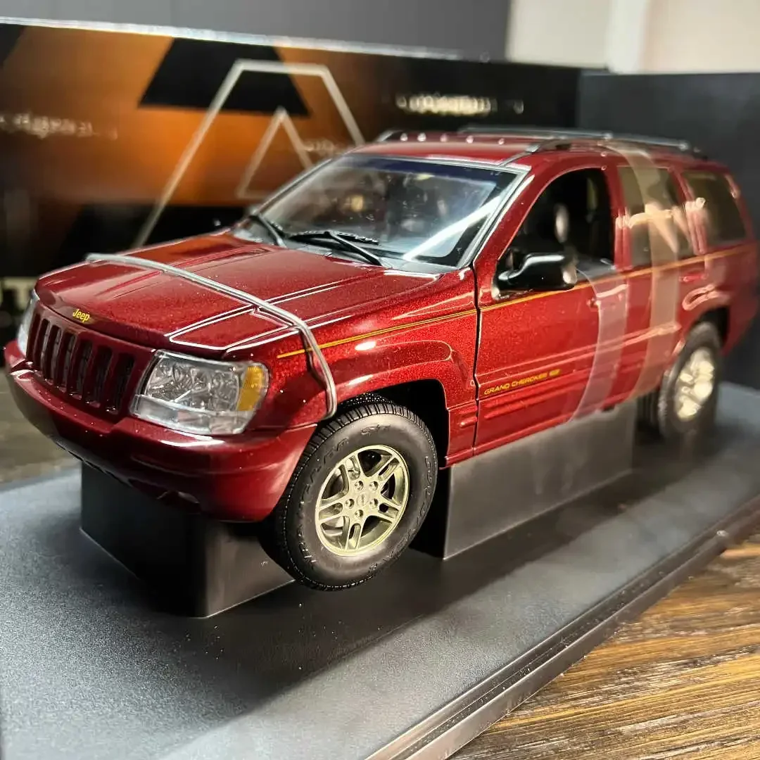 Autoart 1:18 Grand Cherokee SUV Simulation Limited Edition All Open Alloy Metal Static Car Model Toy Gift