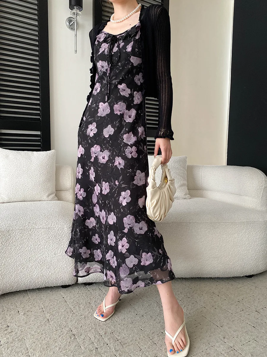 Frühlings- und Sommer-Set für Damen: Rüschenkleid mit Schnürung und Blumenmuster sowie Strickjacke – Detail 9