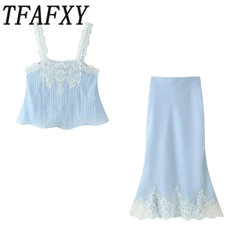 

TFAFXY 2026 Весенний Праздничный Сексуальный Шикарный Женский Костюм: Топ-Камизоль с Кружевными Вставками и Юбка Миди – Новые Модные Летние Комплекты