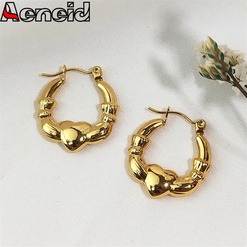 

Vintage Elegant Love Heart Hoop Earrings For Women Girl Stainless Steel Geometric Circle Earring New Fashion Party Jewelry 9711