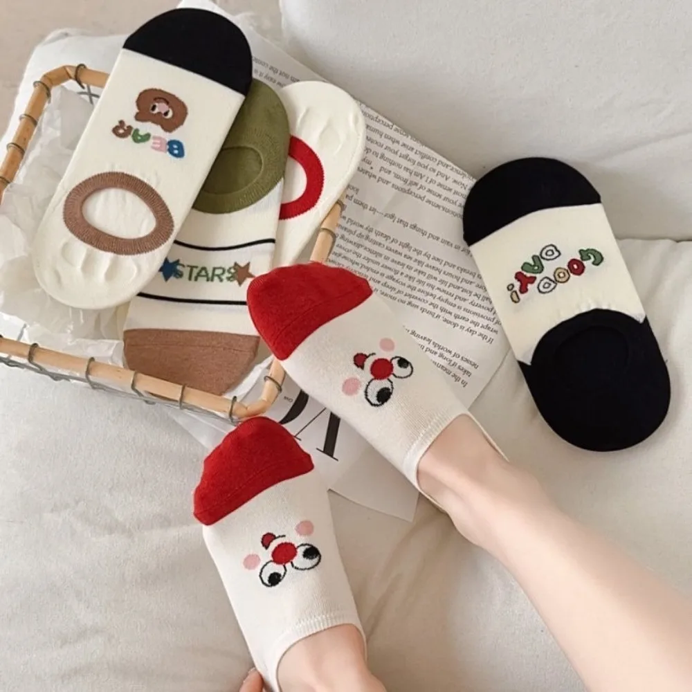 

3Pairs Cute Cotton Boat Socks Sweat Absorption Patchwork Ankle Thin Socks Cartoon Graffiti Anti Slip Invisible Socks Women