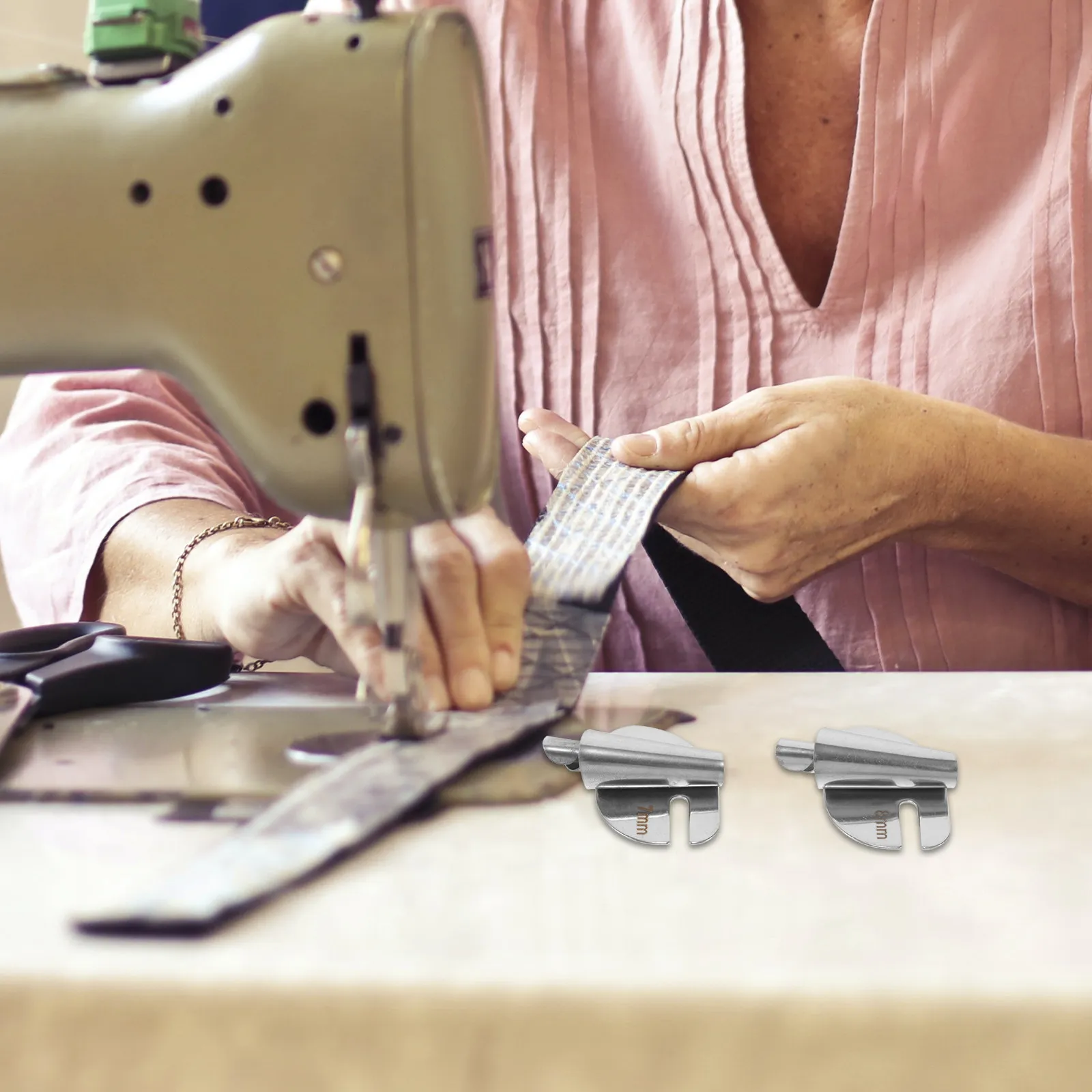 Набор из 4 профессиональных металлических прижимных лапок для швейных машин, многофункциональные лапки для подгибки края, принадлежности для квилтинга и шитья