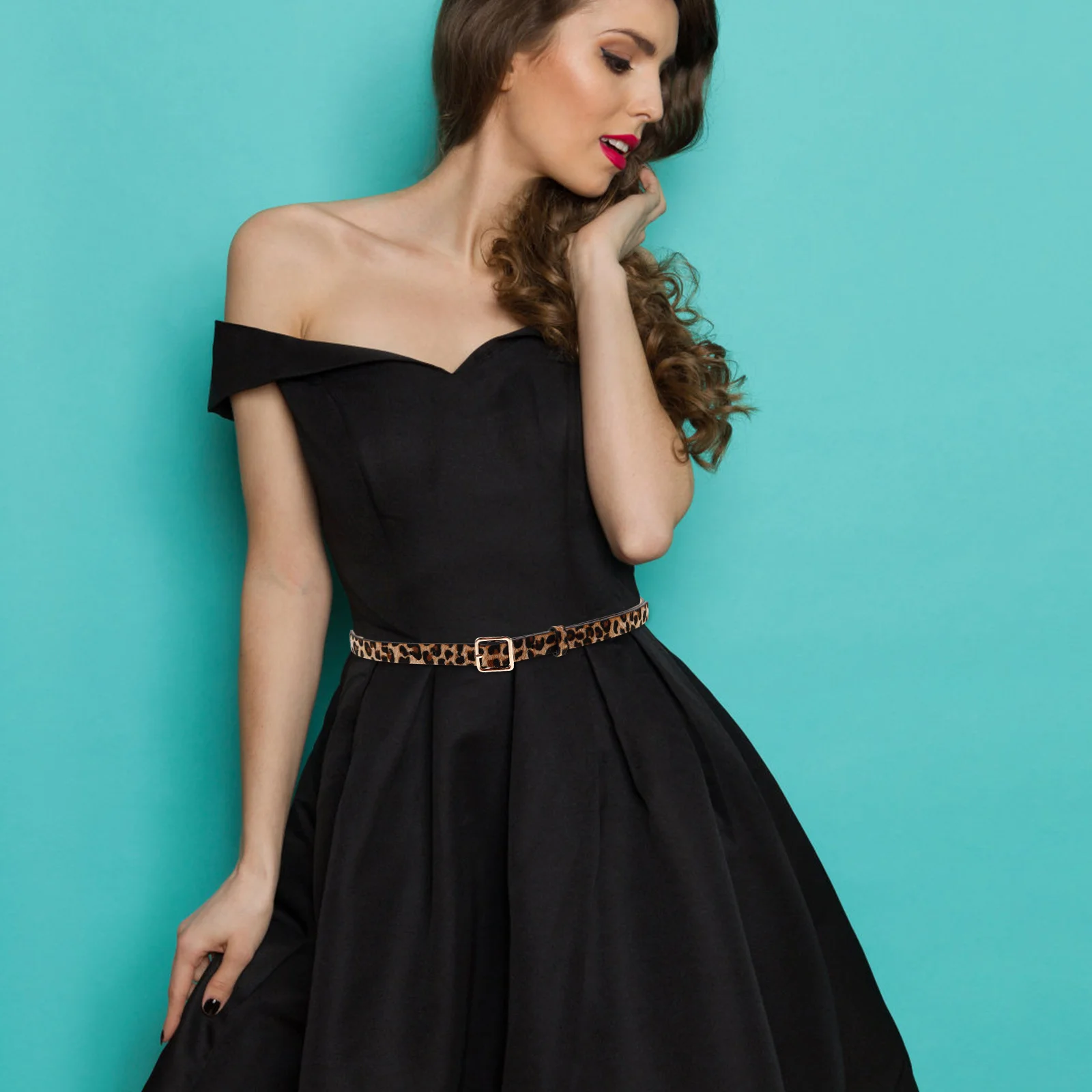 Cintura con stampa leopardata da donna finta cintura vintage con fibbia cinture da donna per pantaloni jeans abito design animale di grandi dimensioni