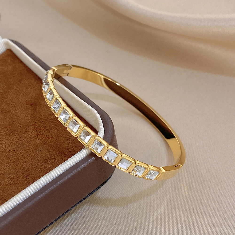 

Luxury Cube Rhinestone Arrange Stainless Steel Bangle for Women Shiny Waterproof Gold Plated Spring Bracelet Party Jewelry Gift