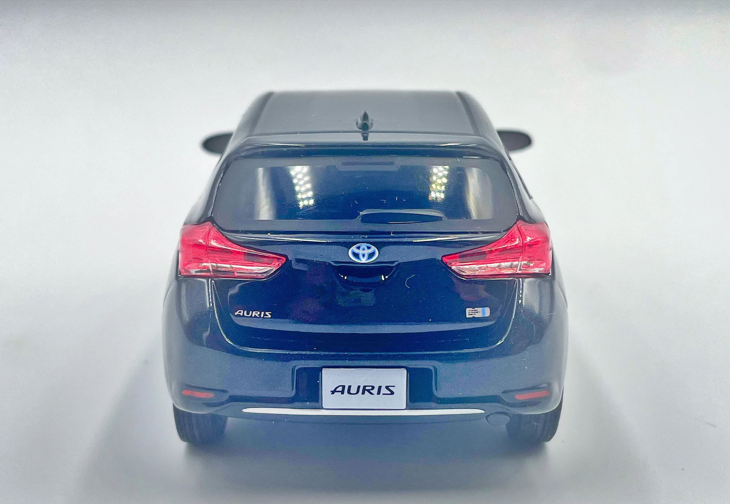 OEM 1:30 AURIS Hybrid Simulation Limited Edition Alloy Metal Static Car Model Toy Gift