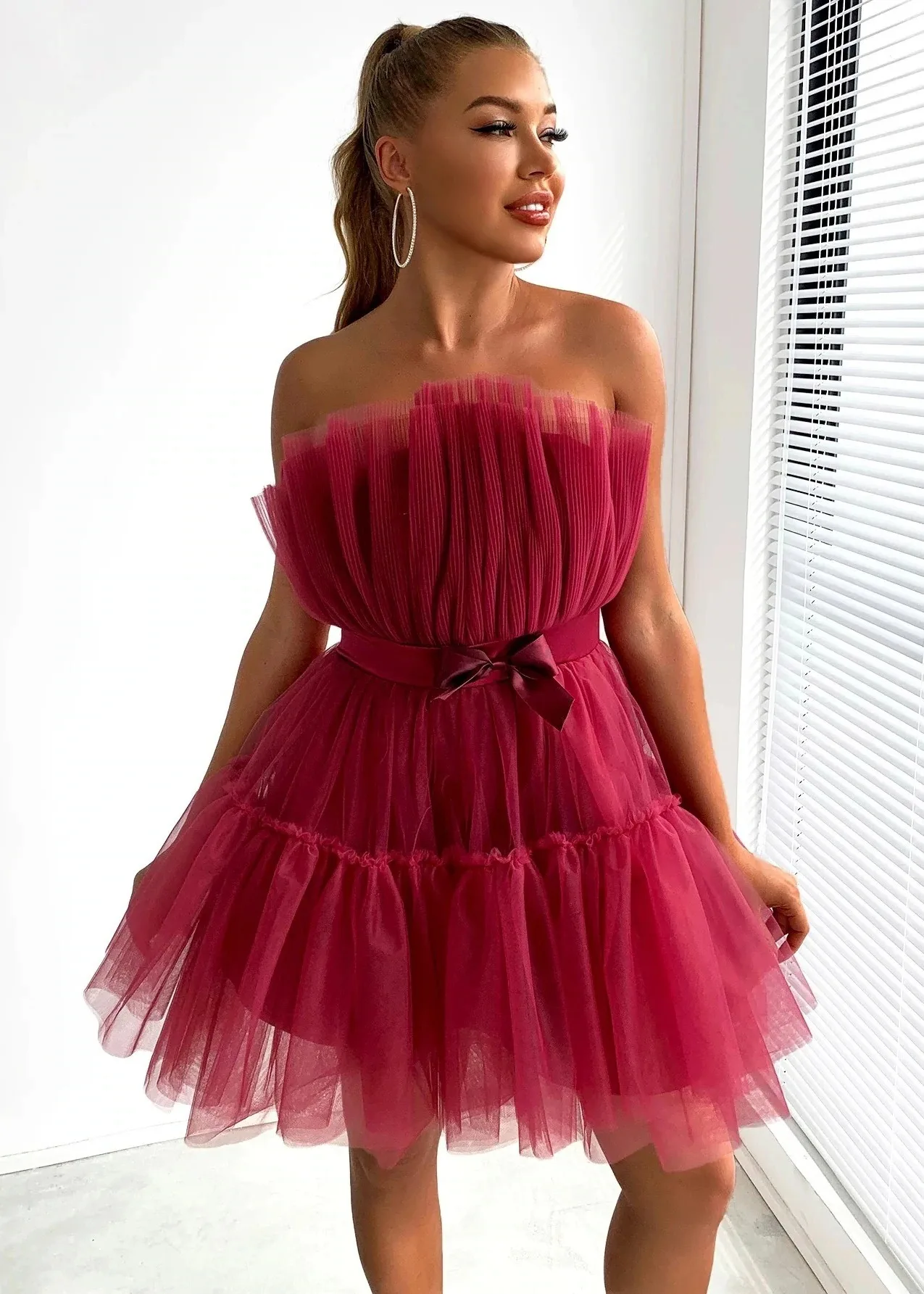 Vestido de fiesta de noche Sexy para mujer, vestido plisado con lazo y espalda descubierta de malla, minivestido corto elegante para boda, cumpleaños, graduación, vestido de cóctel