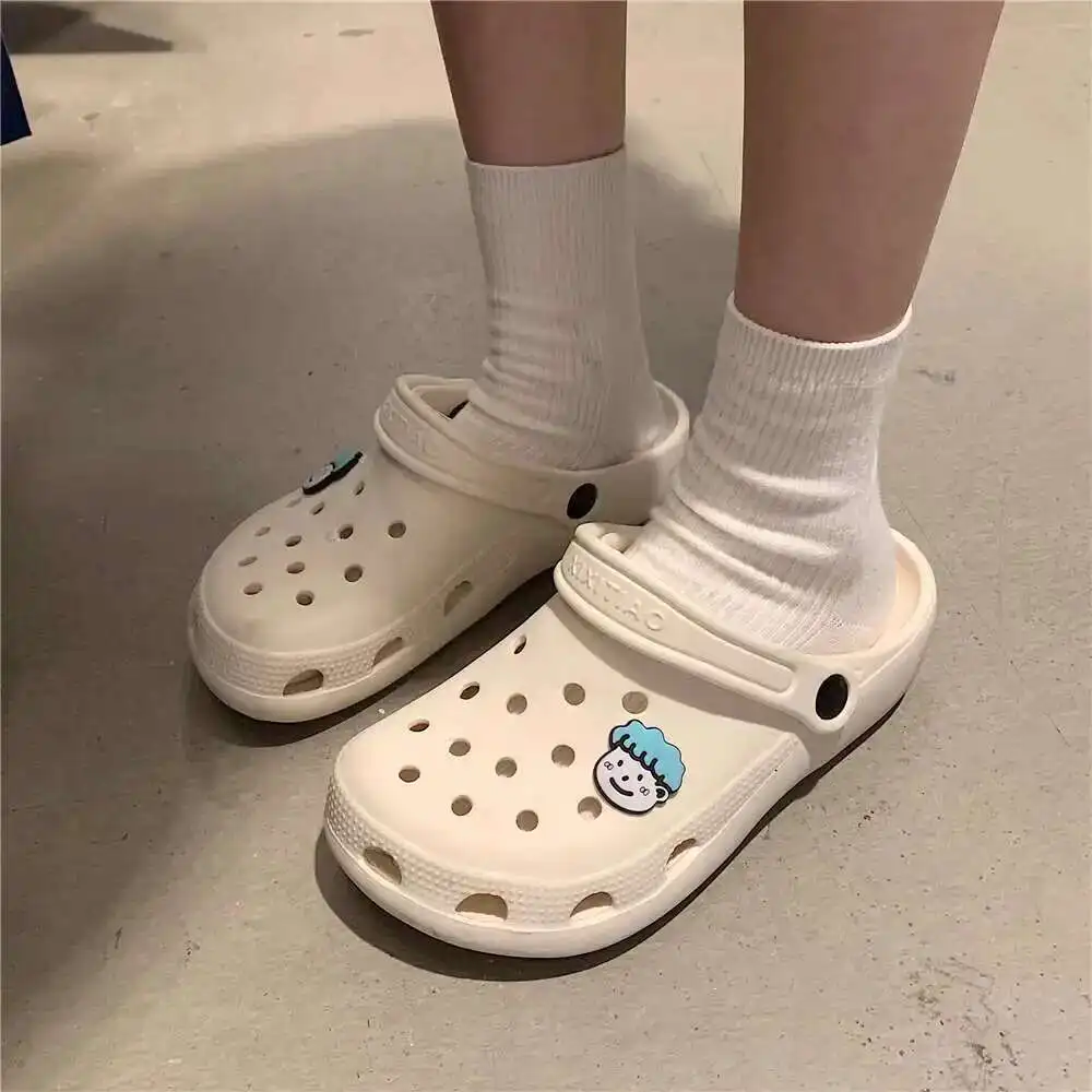 

Garden Shoes Women's Fashion Cute Cartoon Clogs Sandals Summer Lovers Anti Slip Thick Soled Beach Shoes Men