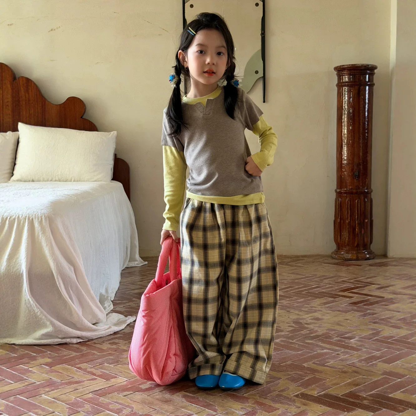 Children's Pants 2026 Autumn Girls' Korean Checkered Loose Casual Pants Children's Versatile Retro Wide Leg Long Pants
