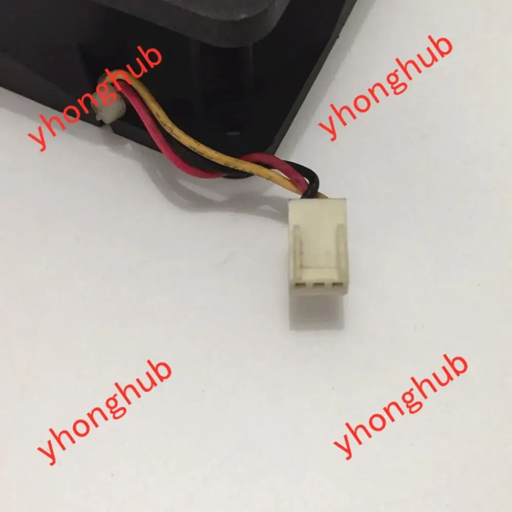 Y.S.TECH FD 121238 EB DC 12V 0.83A 3-Wire 120x120x38mm مروحة تبريد الخادم
