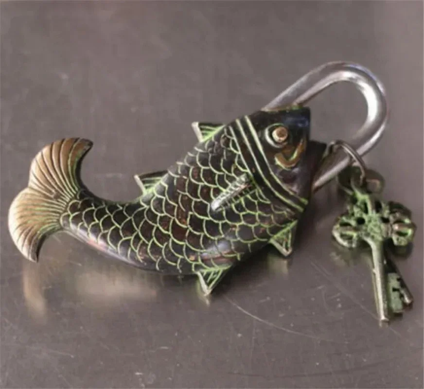 Copper statue Chinese Antique Bronze Made Available Lifelike Animal Fish Shape Lock And Key Old Copper Lock Statue