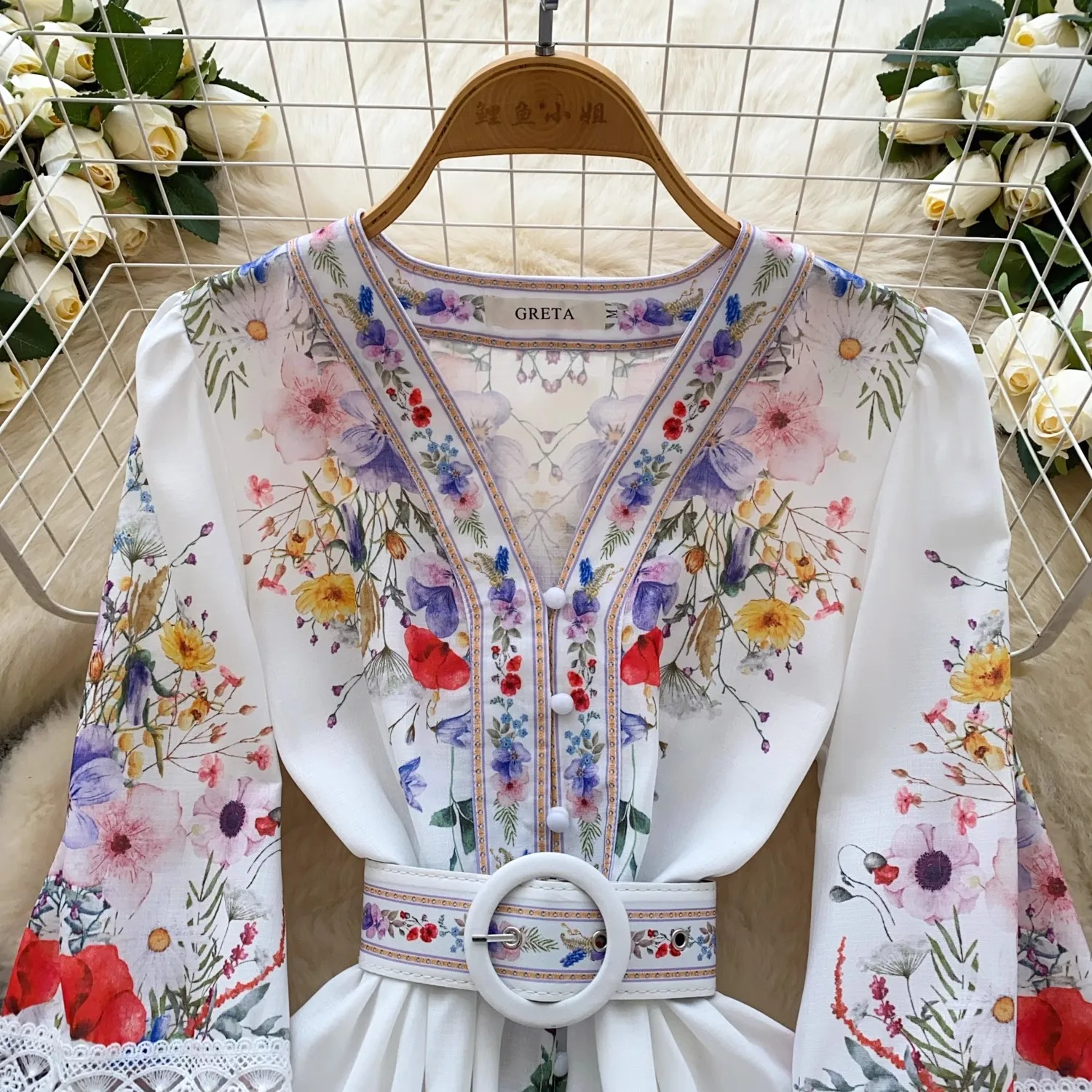 2025 verano encaje empalme precioso flor Mini vestido vacaciones mujeres linterna manga cuello pico cinturón de un solo pecho Vestidos cortos de fiesta