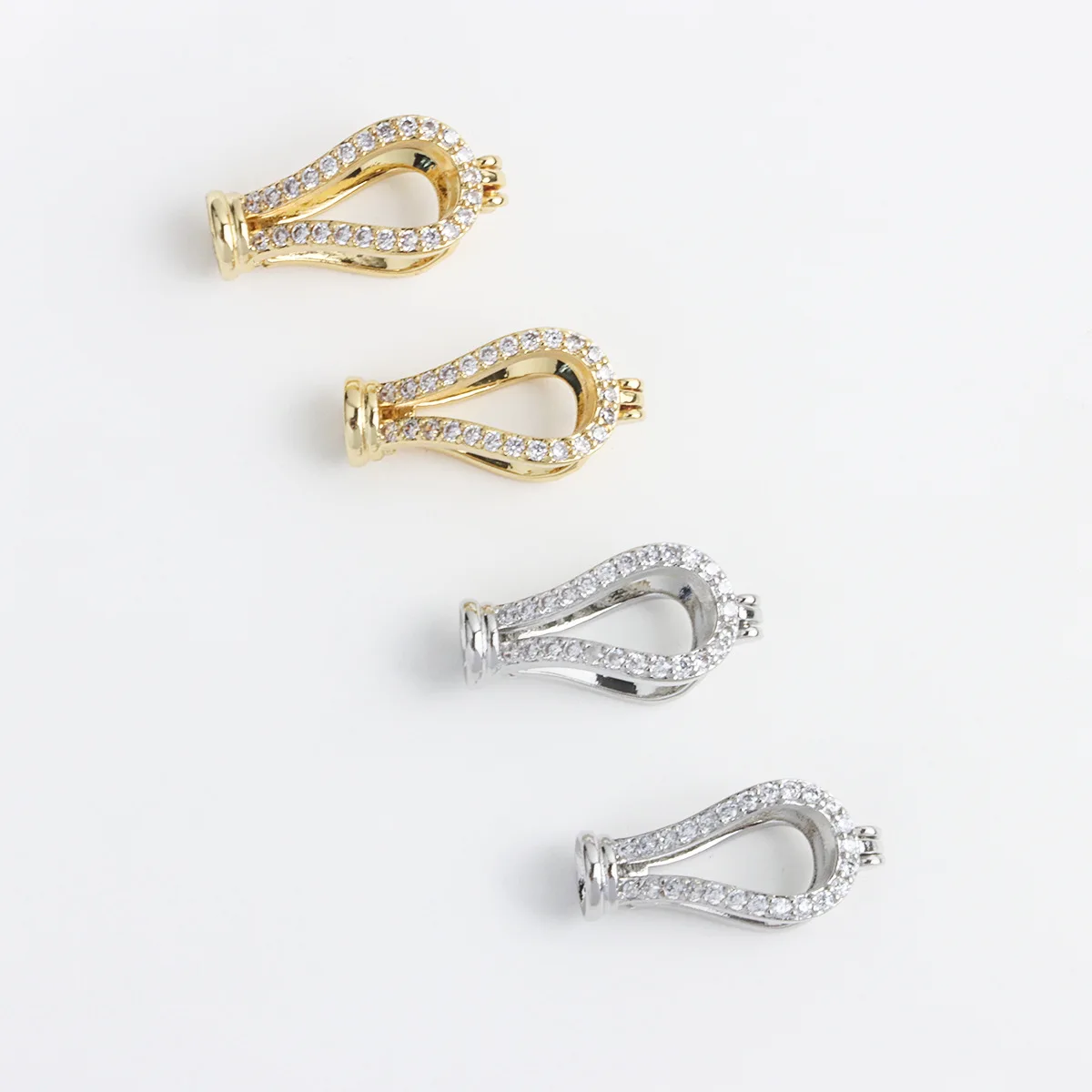 1 قطعة النحاس مطلية بالذهب الزركون Y على شكل سترة سلسلة كليب اللؤلؤ قلادة سوار كليب Diy بها بنفسك مجوهرات اكسسوارات المواد