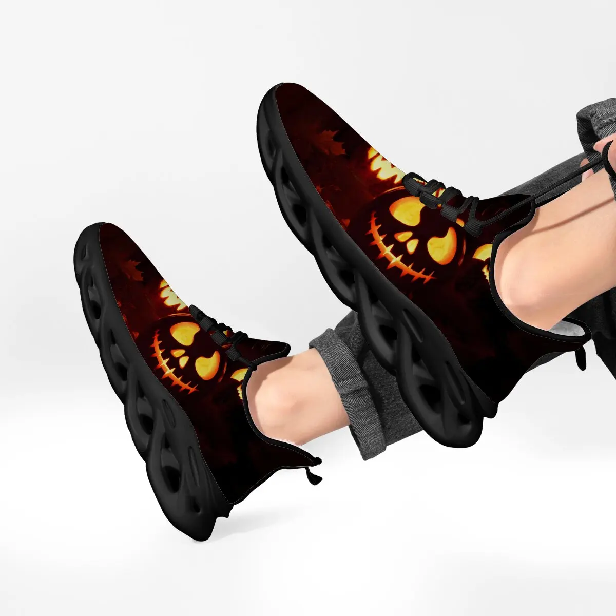 新しいファッショナブルなロートップカラーブロッキングハロウィーンファッションポルカドットグラデーションプリントダークホラースタイルカジュアルスニーカー