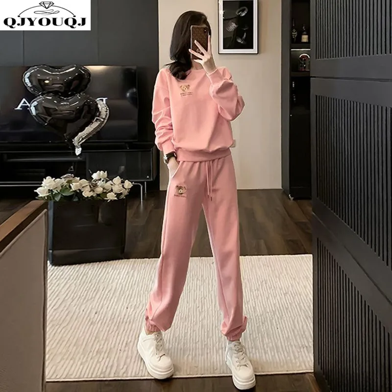 

Leisure sports suit women's autumn and winter velvet fashion cartoon teddy bear round neck sweatshirt and pants two-piece set