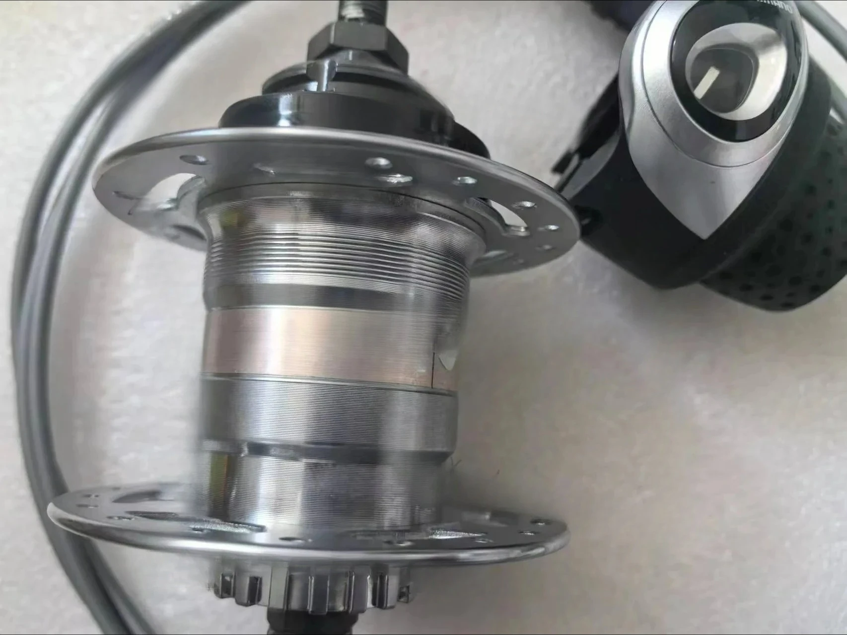 Suitable for SHIMANO genuine three-speed Hub transmission SG-3R40 rear axle 36/28 hole roller brake