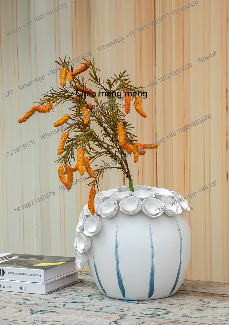 

Handmade ceramic vase creative pinching flower living room, ornament light luxury flower arrangement jewelry