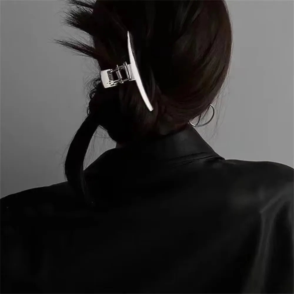 

New Fashion Alloy Geometric Shark Clip Daily Leisure Simple Back Head Hair Clip Women's Elegant Hair Accessories Gift