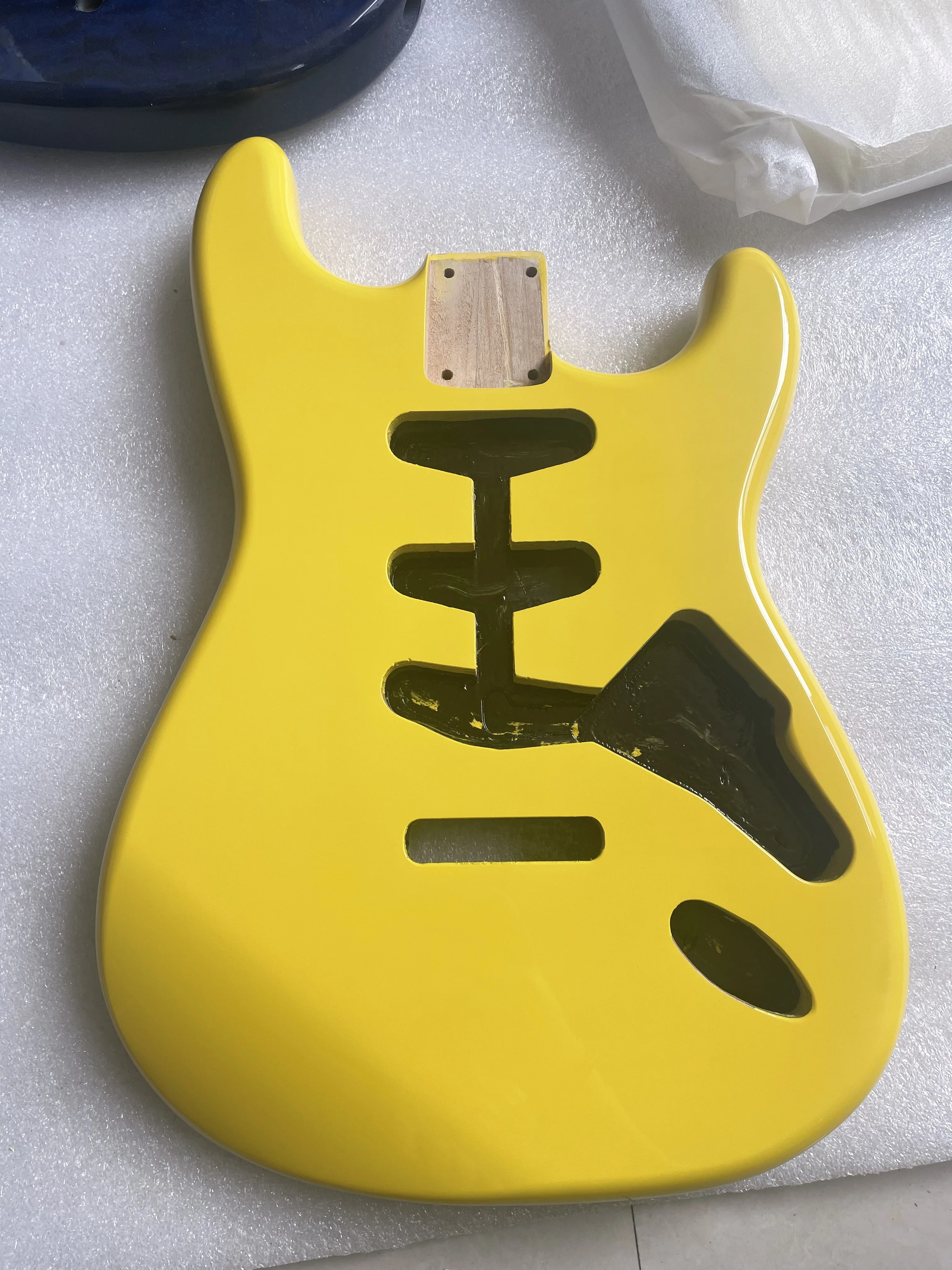 Alder ST Guitar Body Finished Glossy Sunset Finish Electric Guitar Replacement Building DIY Guitar Part 5.56cm-5.62cm Pocket