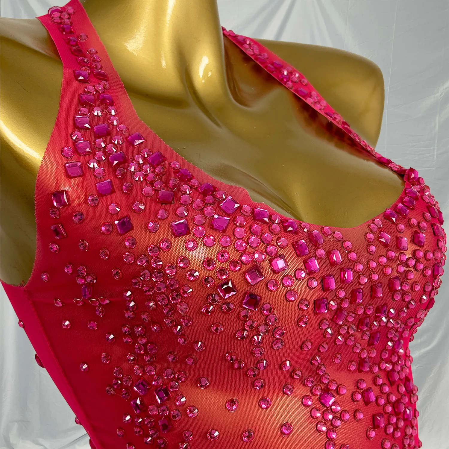 Xinghe セクシーなイブニング祝う結婚式誕生日ドレスラインストーンハイスプリット非対称ドレス女性のための写真撮影の衣装