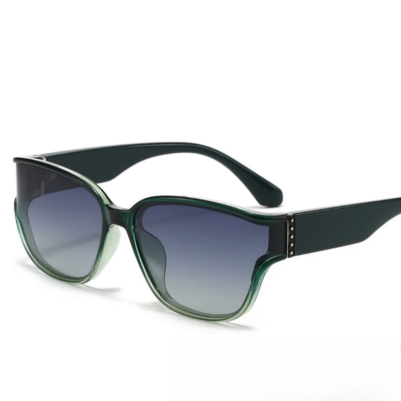 

​​2025 Curved Frame HD Polarized UV400 Luxury, Lightweight Retro Street Style Unisex for Driving & Outdoors​​