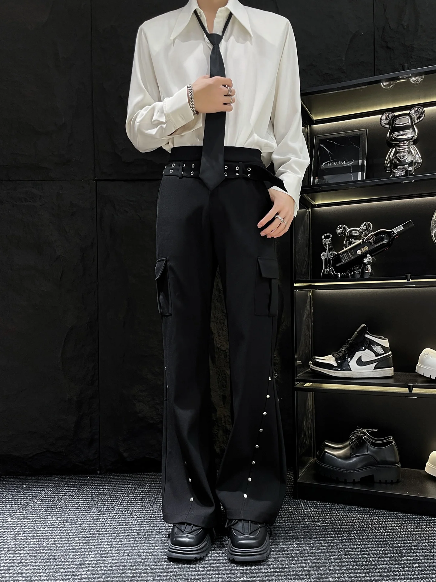 

Мужские свободные брюки прямого кроя с заклепками и поясом, повседневные длинные брюки, модные молодежные осенние брюки, стильные, разные цвета