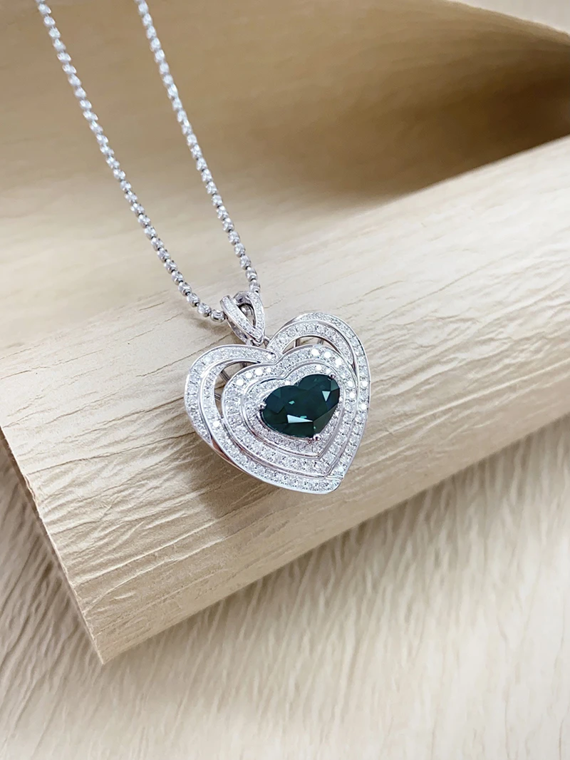 LUOWEND 100% 18K White Gold Pendant Luxury Heart Shape Shiny Diamond Natural Green Sapphire Pendant for Women Fine Jewelry