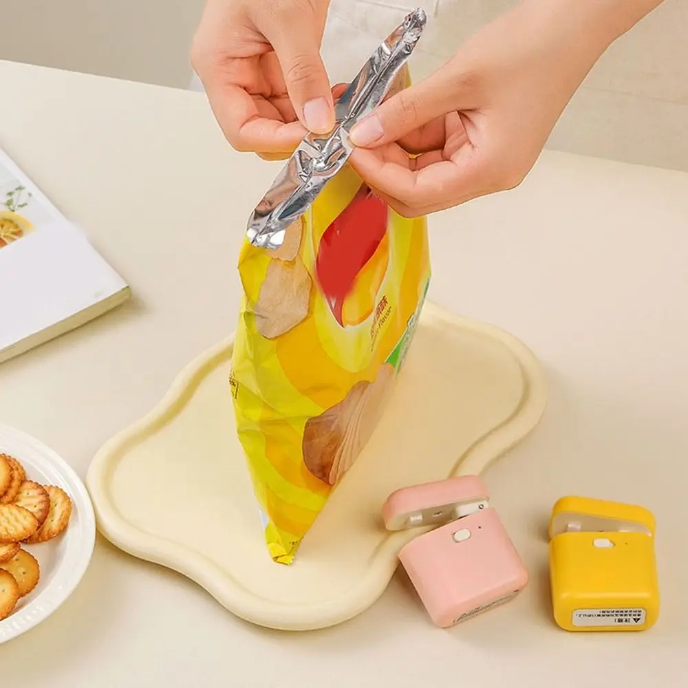 

Plastic Mini Sealing Machine Handheld USB Rechargeable Heat Sealer Keep Fresh Magnetic Food Sealer Clip Refrigerator
