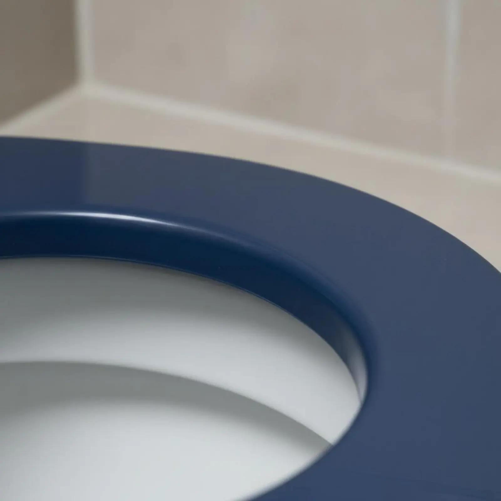 Lidded Pail Toilet Easy to Move Pail Toilet Seat Portable Commode Seat Simple Design Bathroom Item Lightweight for Emergency