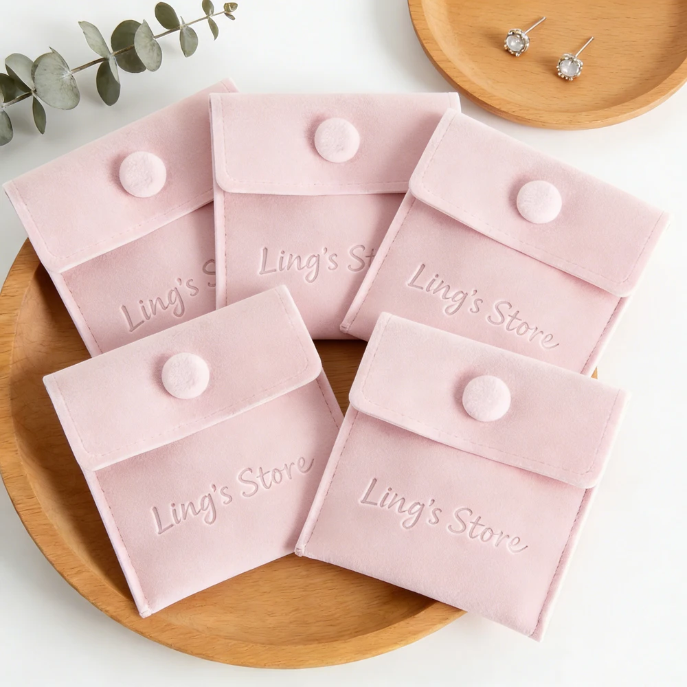 

50 шт. бархатных мешочков для украшений с индивидуальным логотипом: для колец, серег, подвесок, браслетов, ожерелий. Модная подарочная упаковка-органайзер.